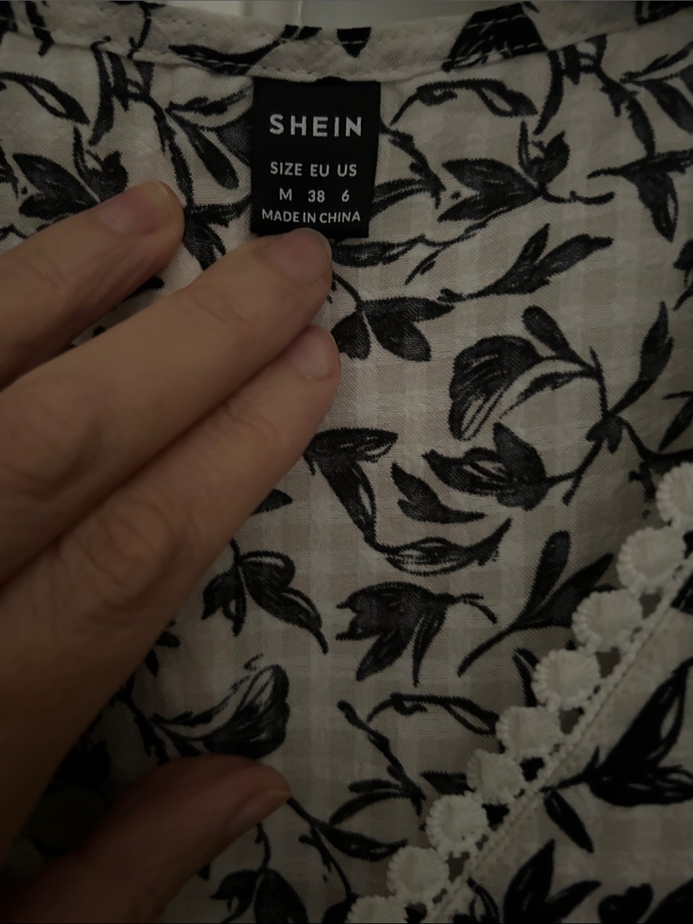 SHEIN Black and White Floral V‑Neck Mini Dress - Picture 2 of 4